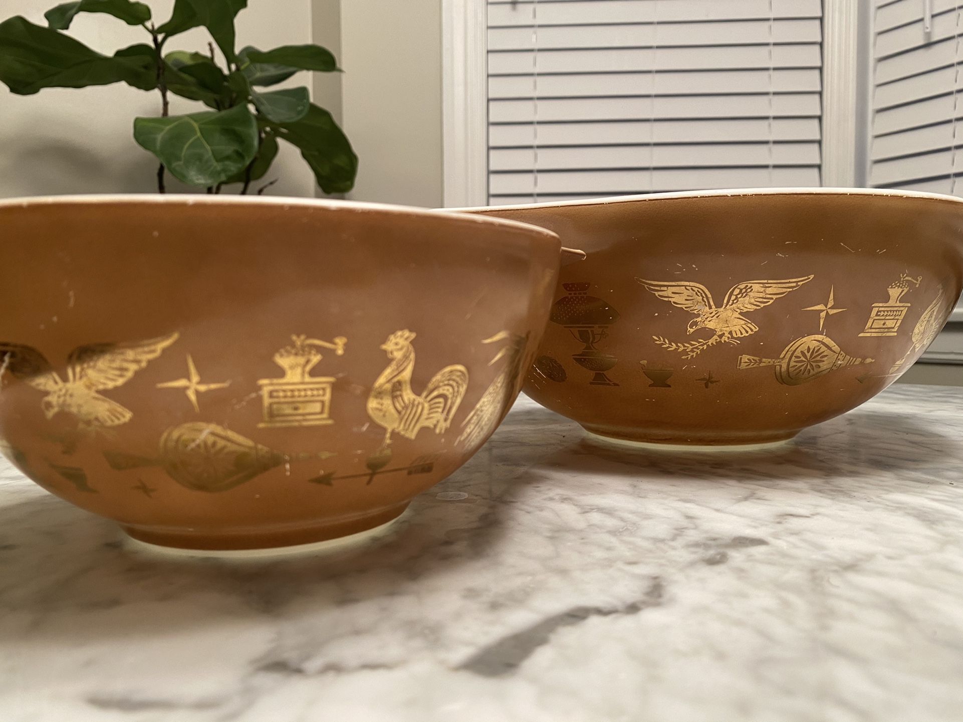 2 Vintage Pyrex Nesting Bowls