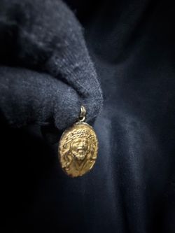 14K RELIGIOUS PENDANT