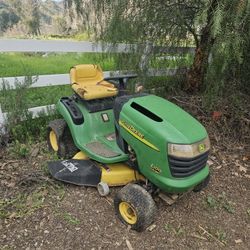 John Deere Ride On Lawnmower 
