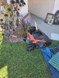 Electric lawn mower
