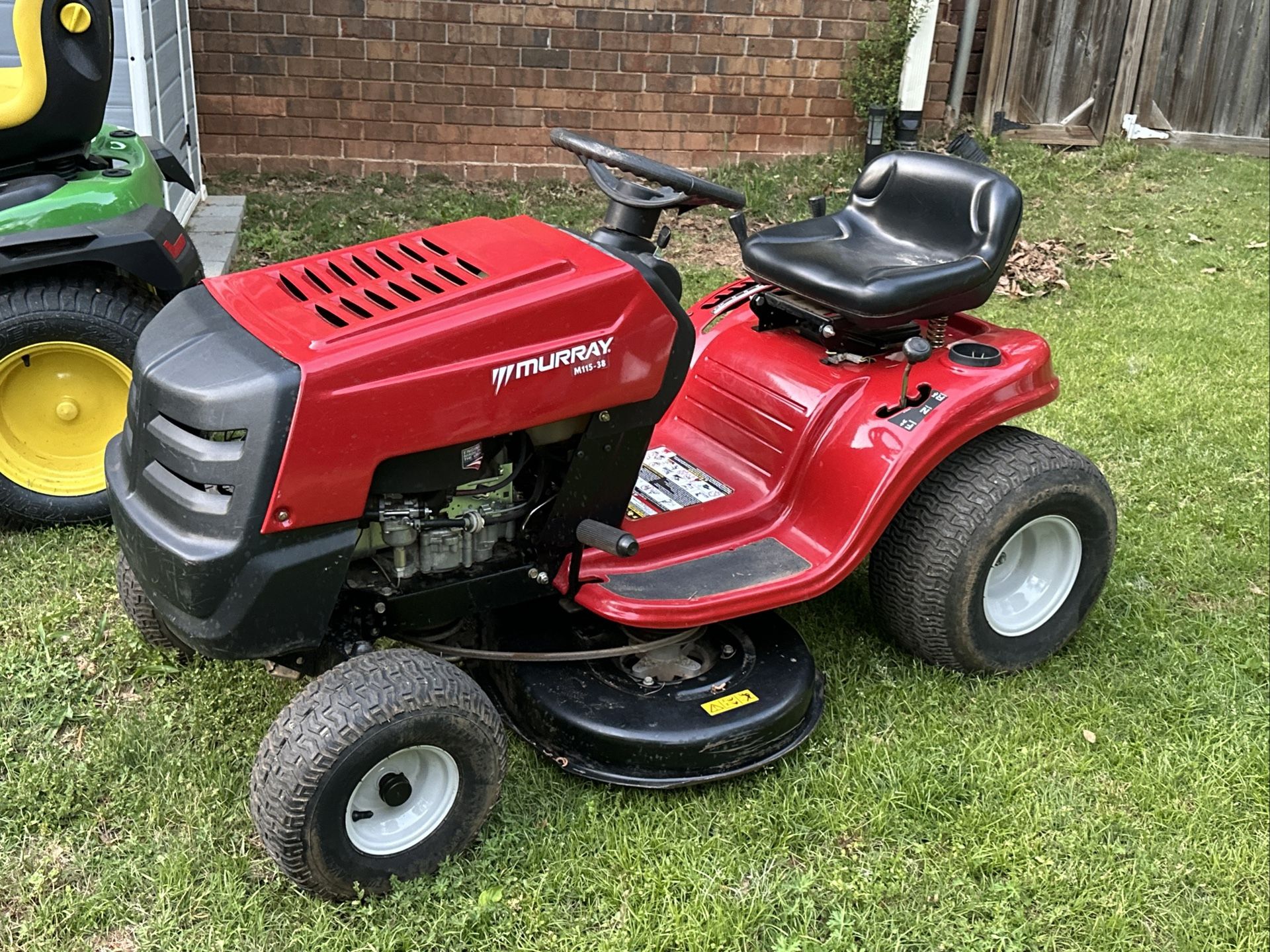Murray Tractor Riding Lawn Mower (Model 13AC77LF058, 38" Cutting Deck, 11.5 HP)