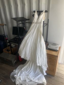 Wedding Dress w/train