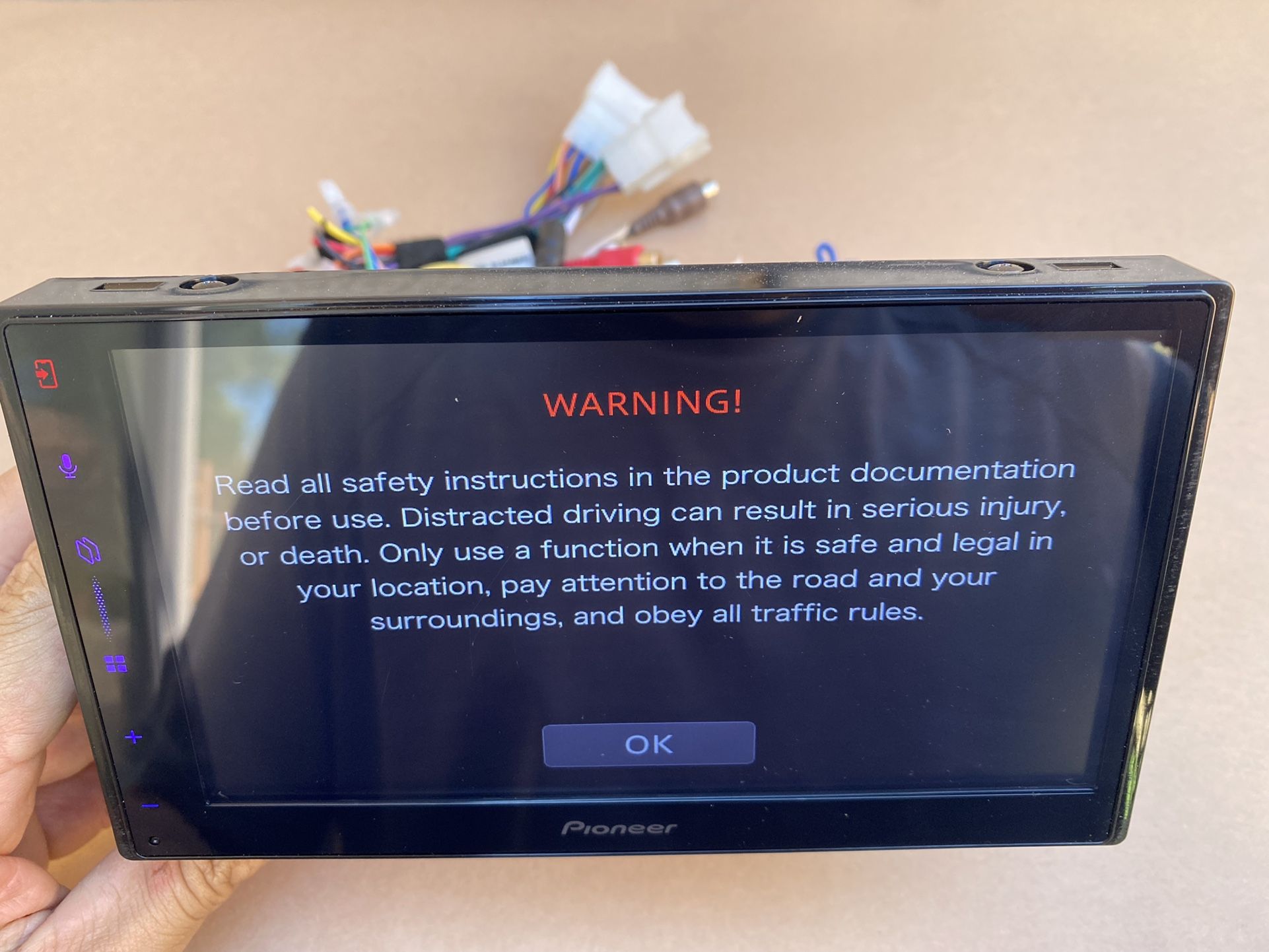Pioneer Radio Double Din DMH-1700NEX CarPlay