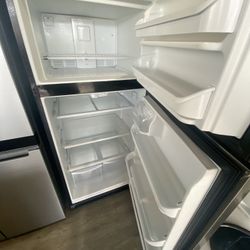 Frigidaire Refrigerator 