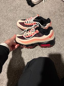 Nikes  7.5