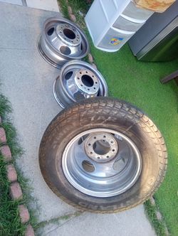 Tengo estos rines para una super duty HD 3500 Chevy