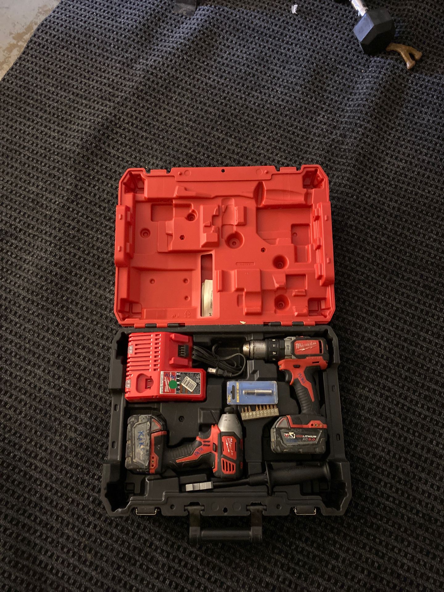 Milwaukee m18 fuel drill kit