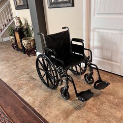 Lightweight Manual Wheelchair With Footrests 