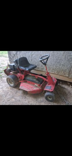 Riding lawn mower