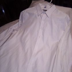 New Kenneth Cole Dress Shirt. Size 34/35