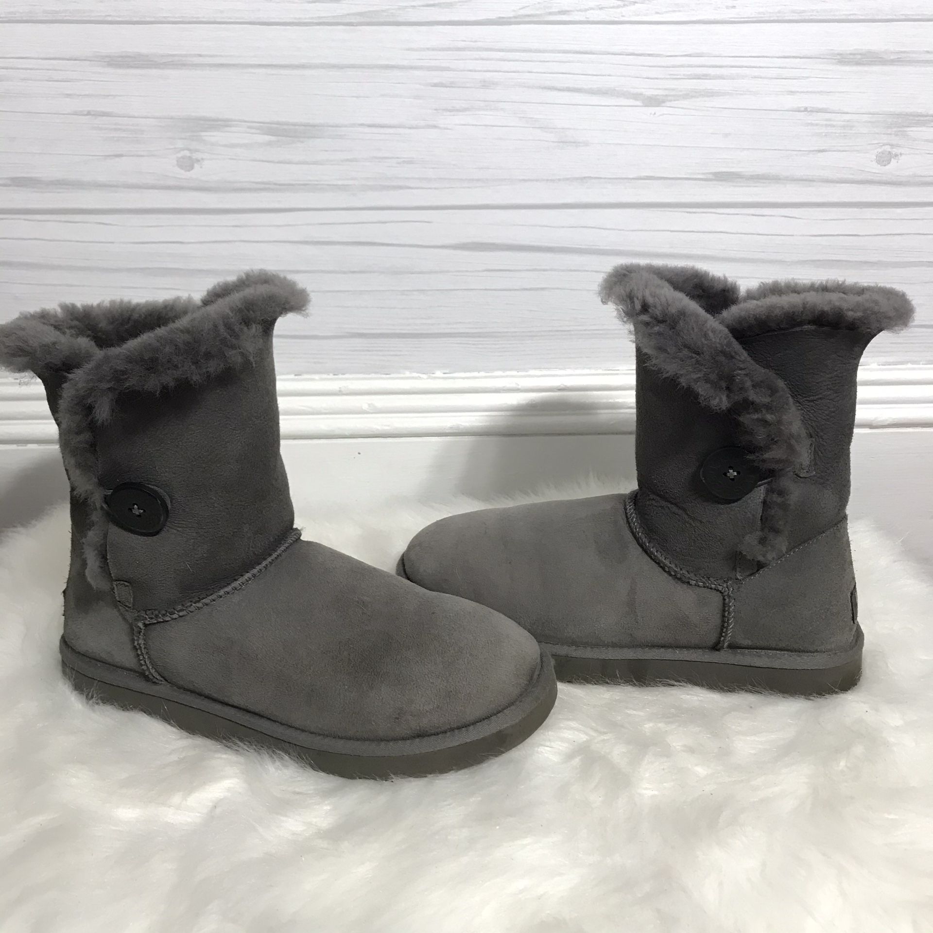 Authentic Grey Bailey Button Uggs size 10