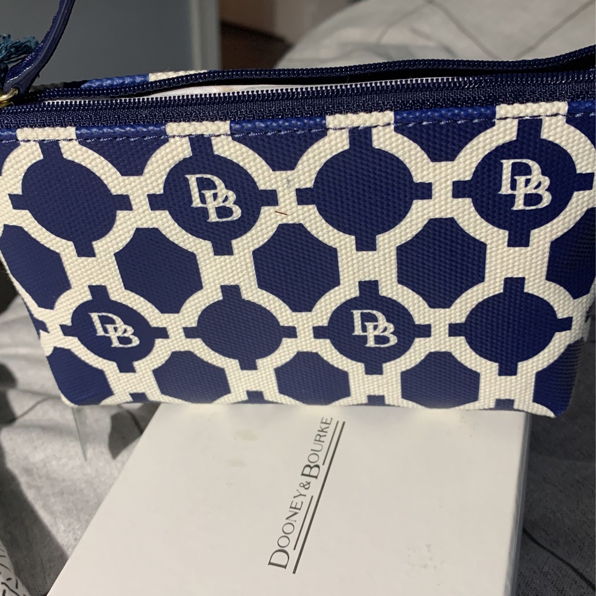 Dooney & Bourse Purse