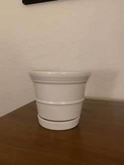 Mini white ceramic pot
