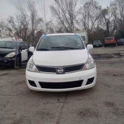 Nissan Versa Hatchback 2011