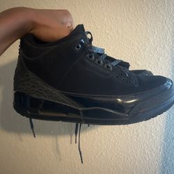 Black Cat Jordan 3’s