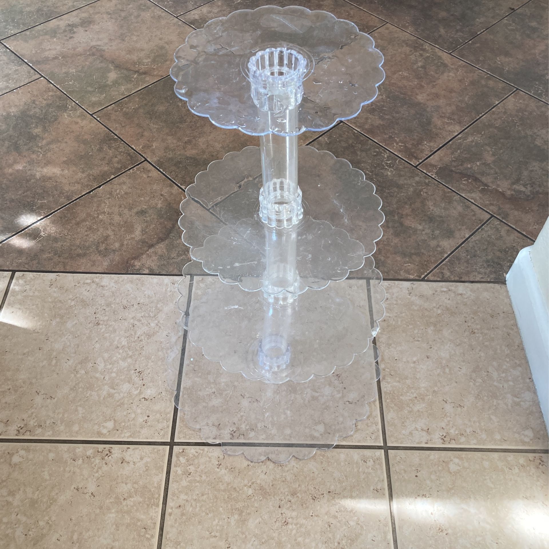 3 Feet High 4 Tier Pastry Display