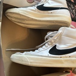 Sneakers-Nike Blazer  BQ6806-100