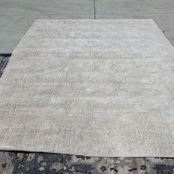 BRAND NEW TURKISH AREA RUG