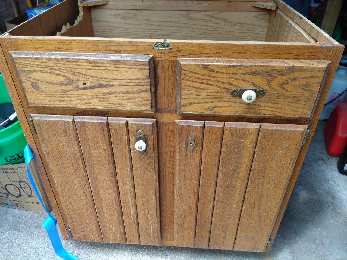 Free Kitchen cabinets