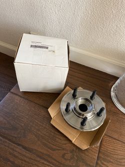 BRAND NEW Rear WHEEL HUBS