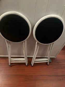 2 Bar stool chairs