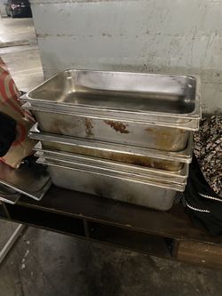 Tengo Estás Bandejas Para Tener Caliente La Comida De Venta Con Unas 4 Tapas Todo Por $250