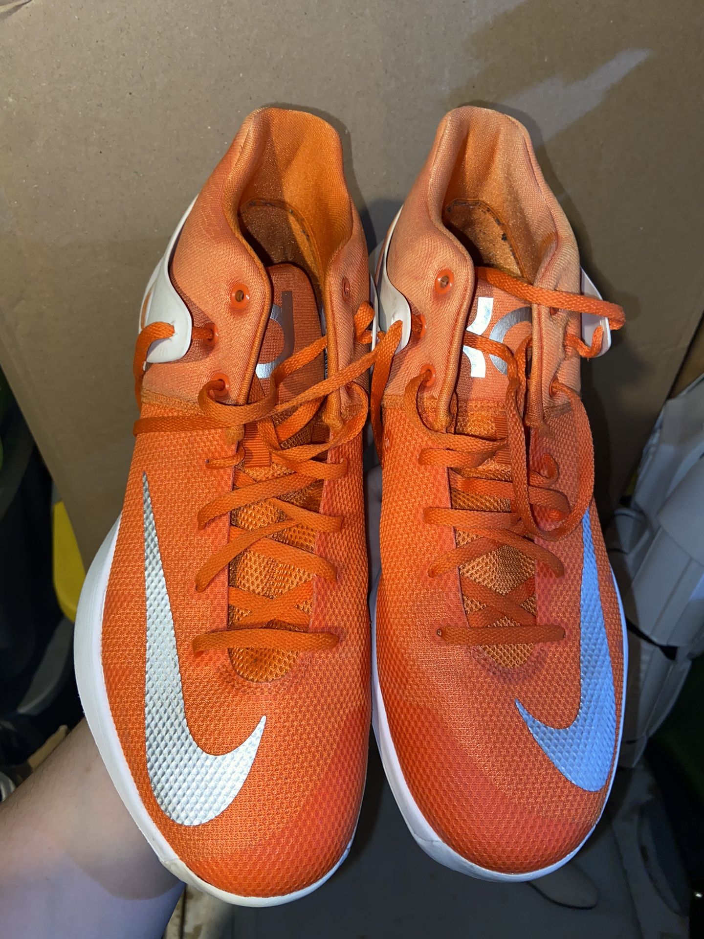 nike kd trey 5 IV size 10.5 orange and white