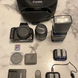 Beginner Canon Camera Photographer Kit w Flash