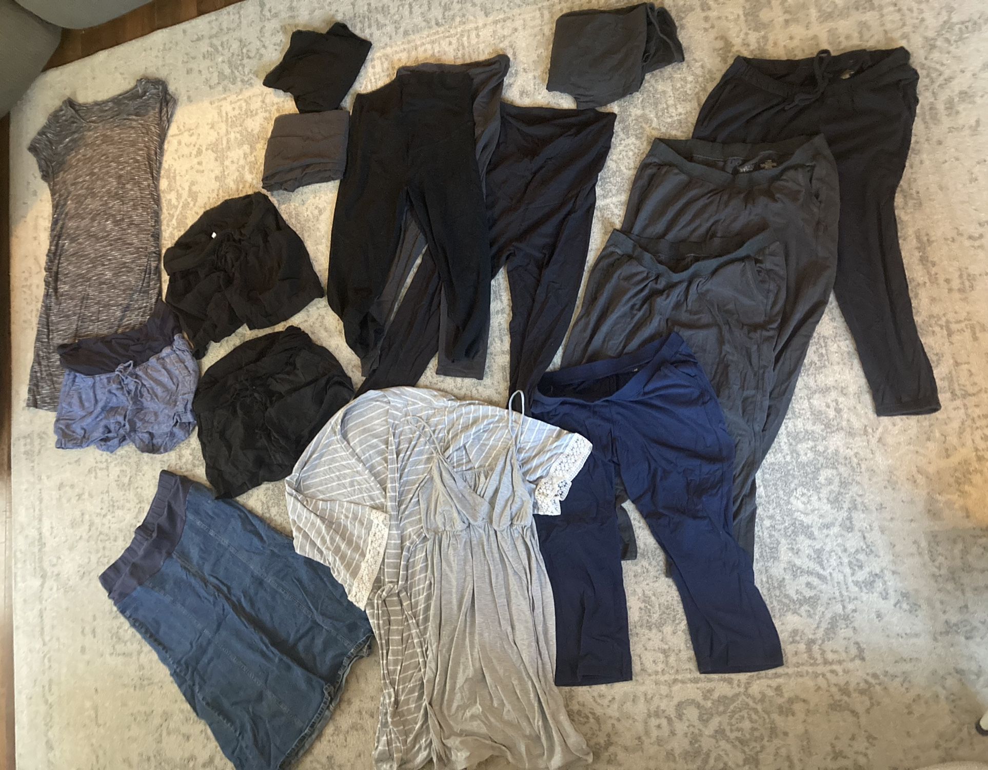 Maternity Size L (large)