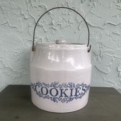 MONMOUTH Vintage USA Pottery Stoneware Handled Lidded Cookie Jar (H: 8”)
