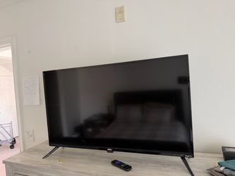 Queen Mattress with Adjustable Frame (New) with Smart TVs