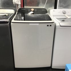 New Scratch And Dent Samsung Washer. 1 Year Warranty 