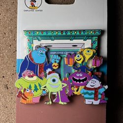DISNEY EMPLOYEE CENTER MONSTERS INC HOLIDAY LIMITED EDITION 3D 2" PIN