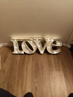 LOVE Light Up Sign