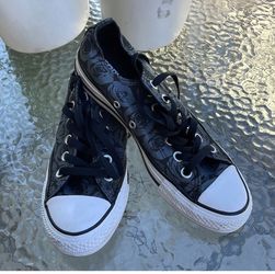 womans converse new size 7