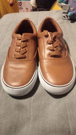 Kids Like New Size 5 Shoes 