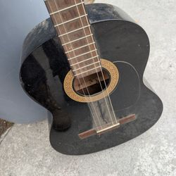 Lucero Classical Guitar 