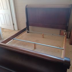 Queen Size Sleigh Bed. Must Go Today!