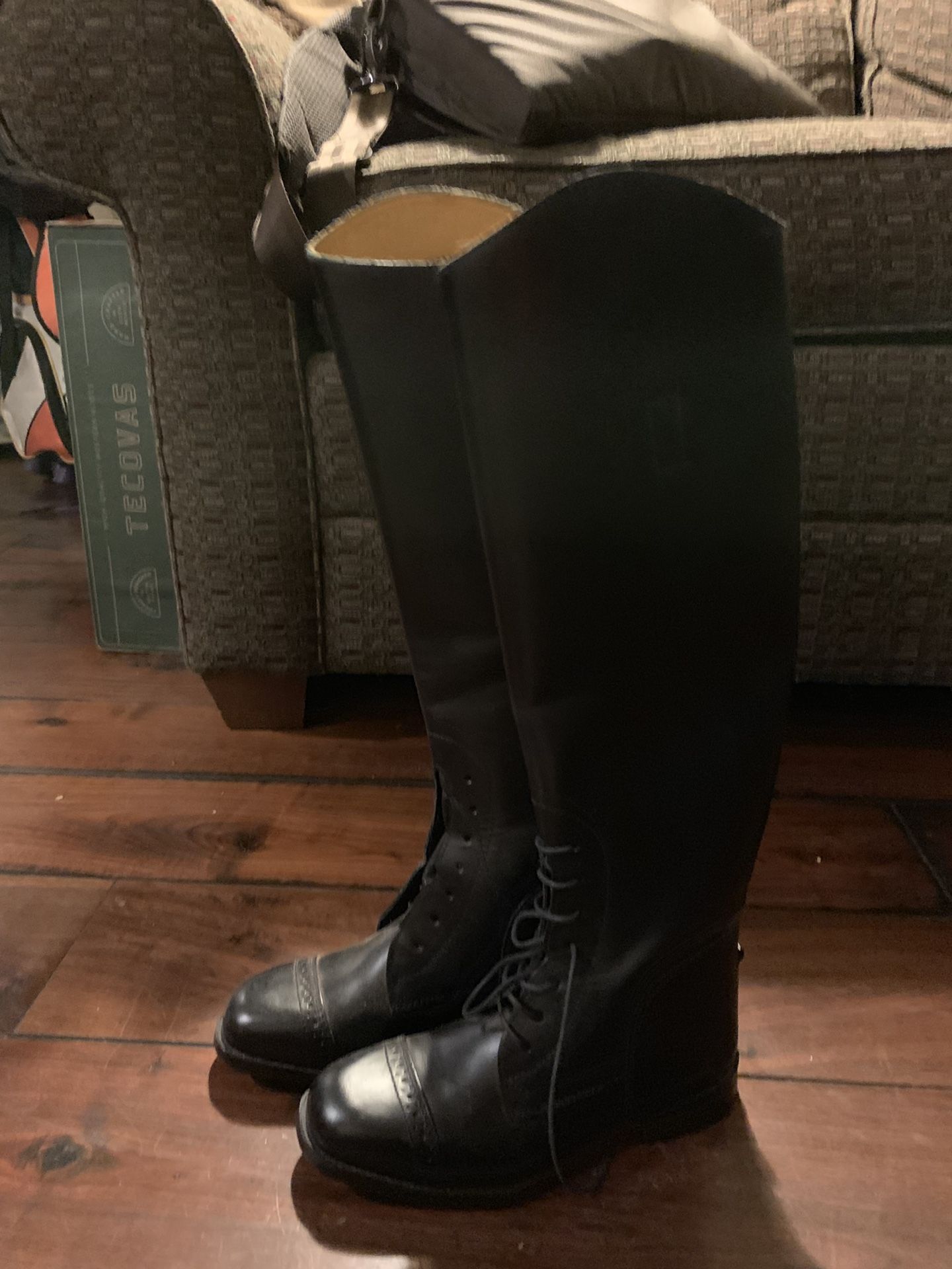 Girls riding boots size 3