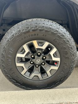 265/R17 Set Tire