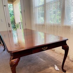 Fancy Dining Table With Free Chairs