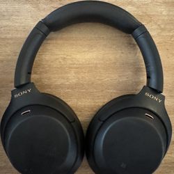 Sony WH‑1000XM4  Over Ear Headphone 