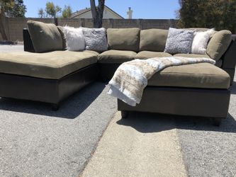 Amazing Seafoam green sectional w washable covers like new