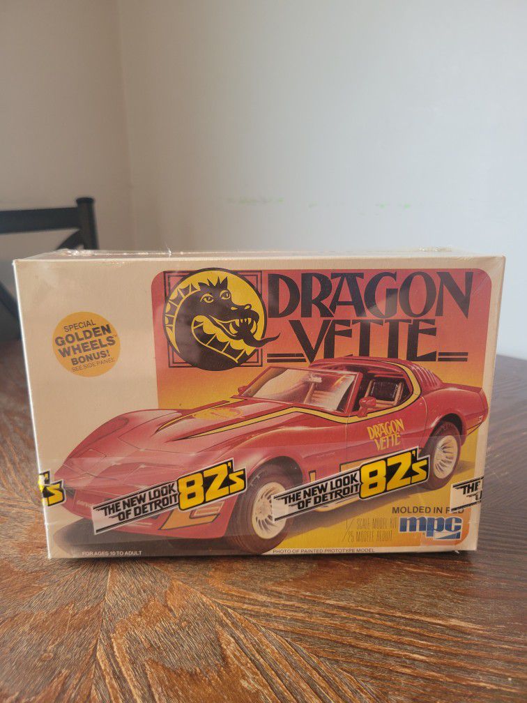 MPC #1-3718 Dragon Vette 1/25 Scale Model Kit New Sealed 