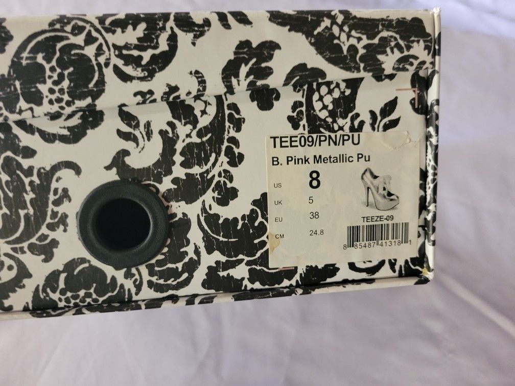 Bordello Tee09 Heels