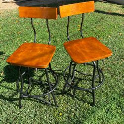 Wood Spinning Bar Stools