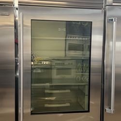 SUB ZERO 36”WIDE BUILT IN GLASS VIEW BOTTOM FREEZER