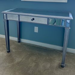 Elegant Hayworth Mirrored Side Table / Vanity Silver Gray