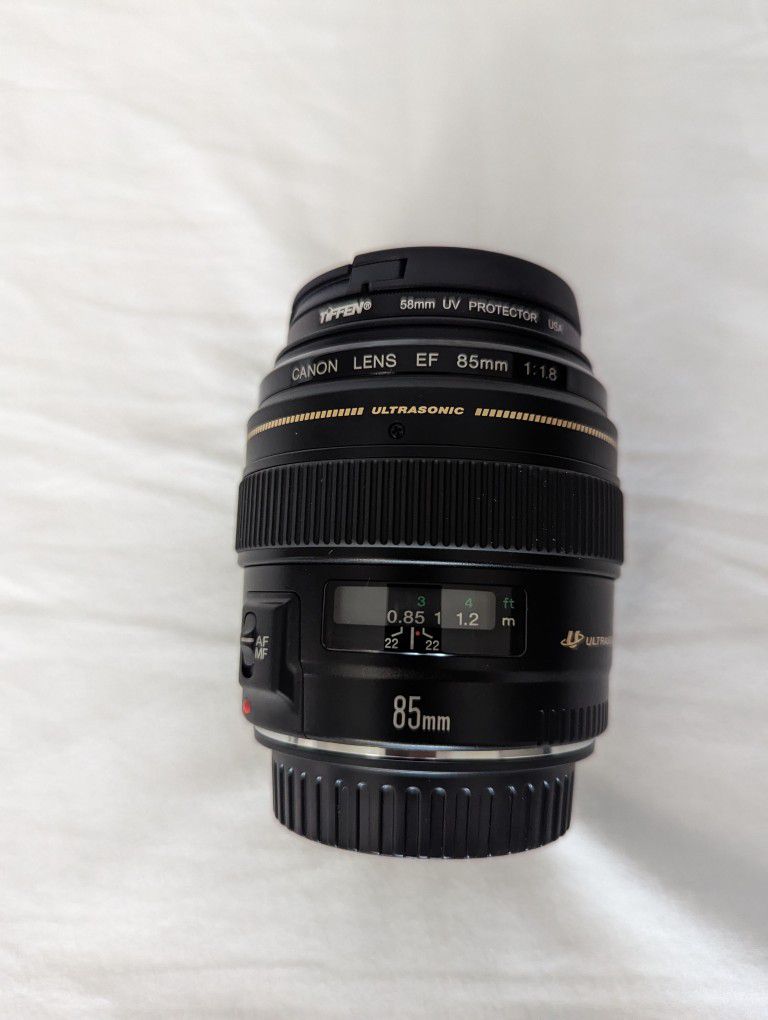 Canon EF 85mm f/1.8 Lens