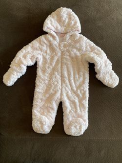 Clothes For Baby Girls Size 6/9 Month